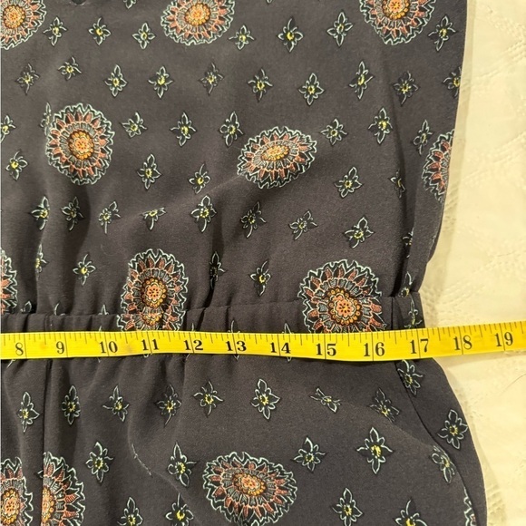 Loft Navy Paisley print V Neck, Sleeveless Wide Leg Jumpsuit. Size L - Picture 9 of 11